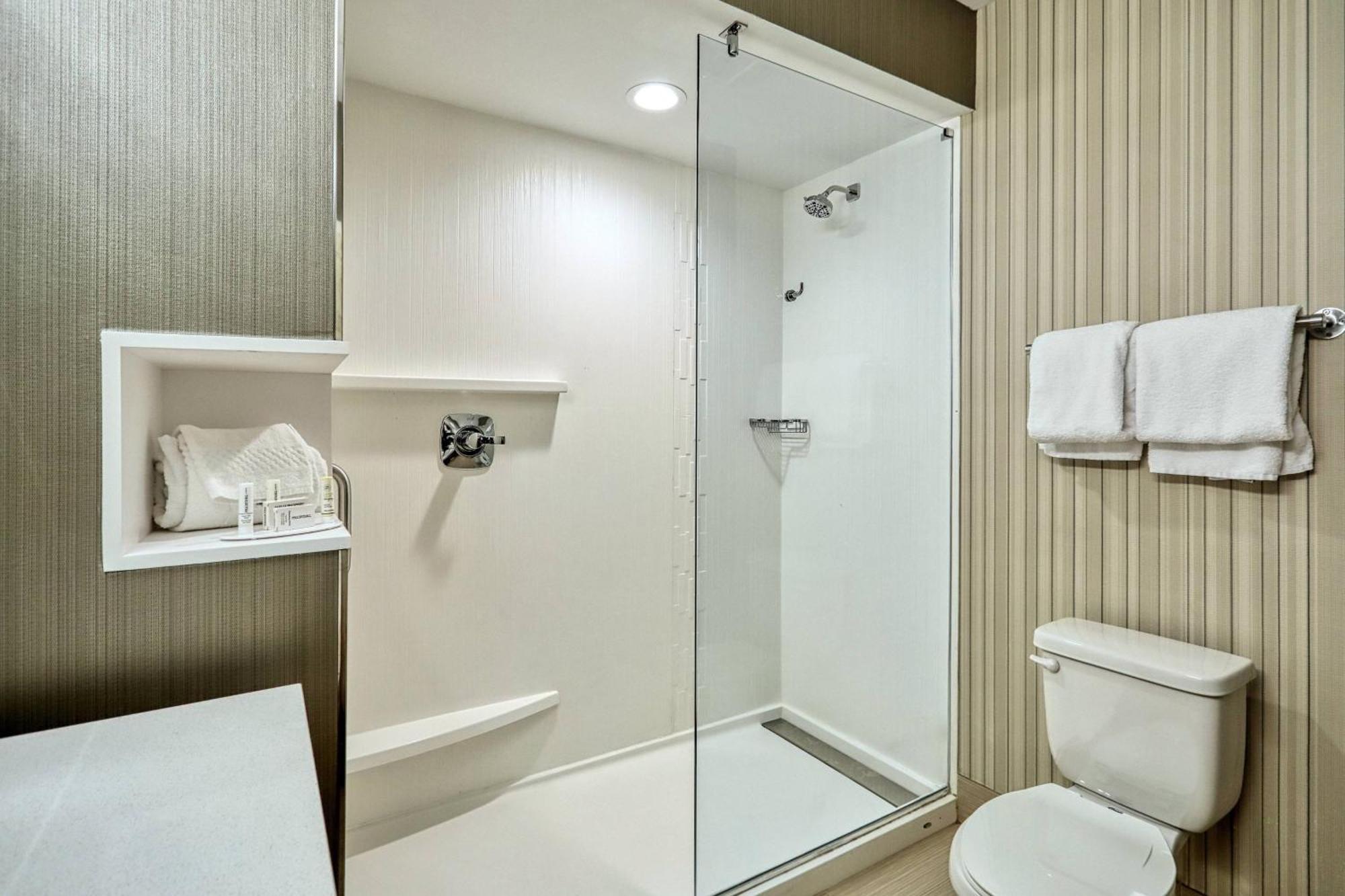Hotel Courtyard By Marriott North Brunswick Extérieur photo